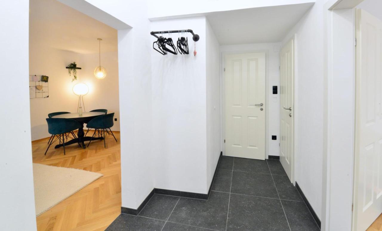 Modern Flat With Parking Space Apartment Виена Екстериор снимка