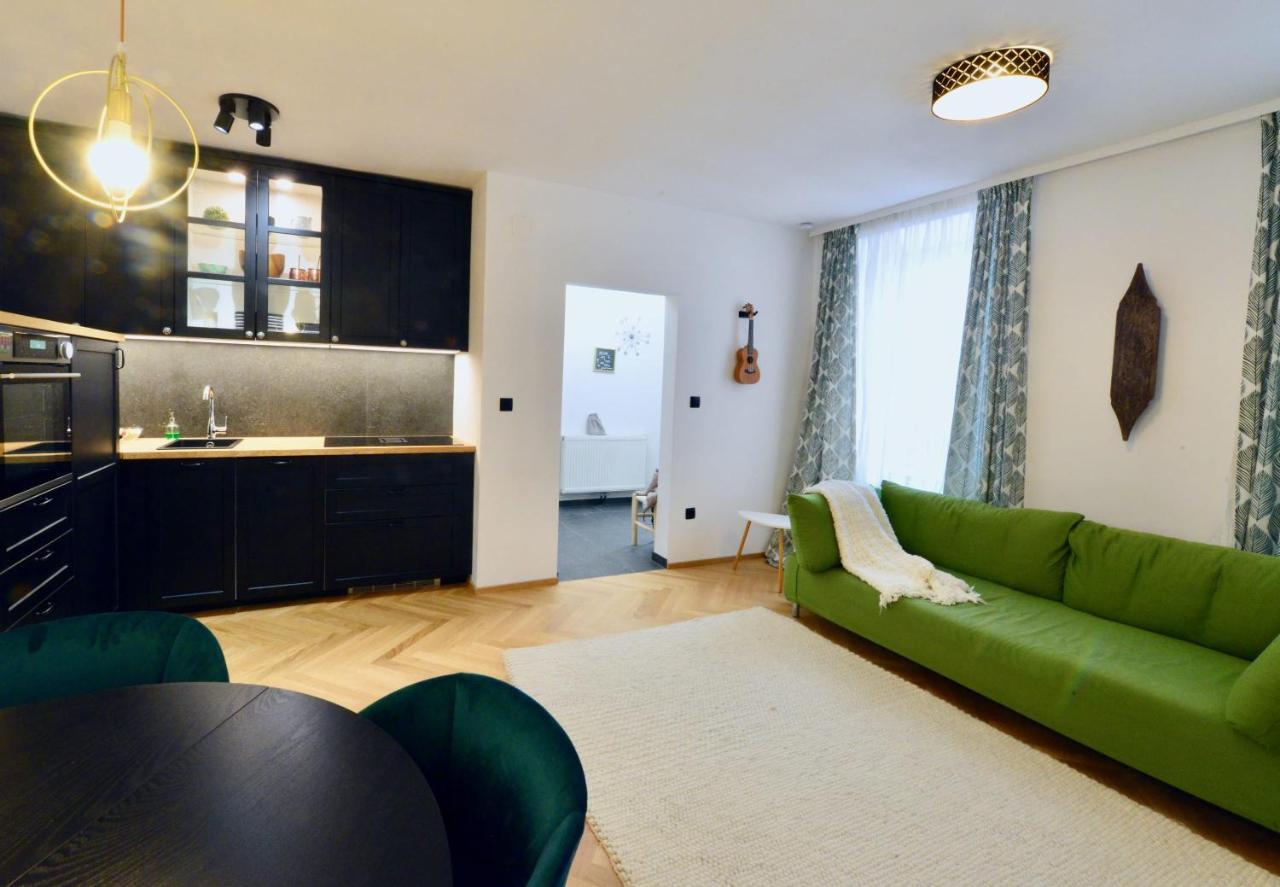 Modern Flat With Parking Space Apartment Виена Екстериор снимка