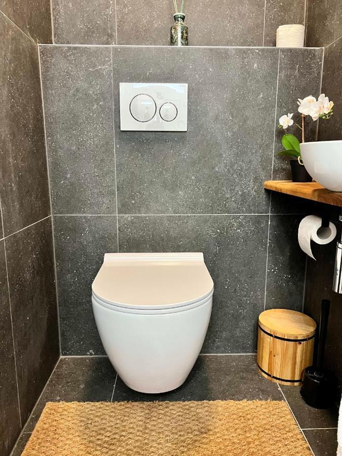 Modern Flat With Parking Space Apartment Виена Екстериор снимка